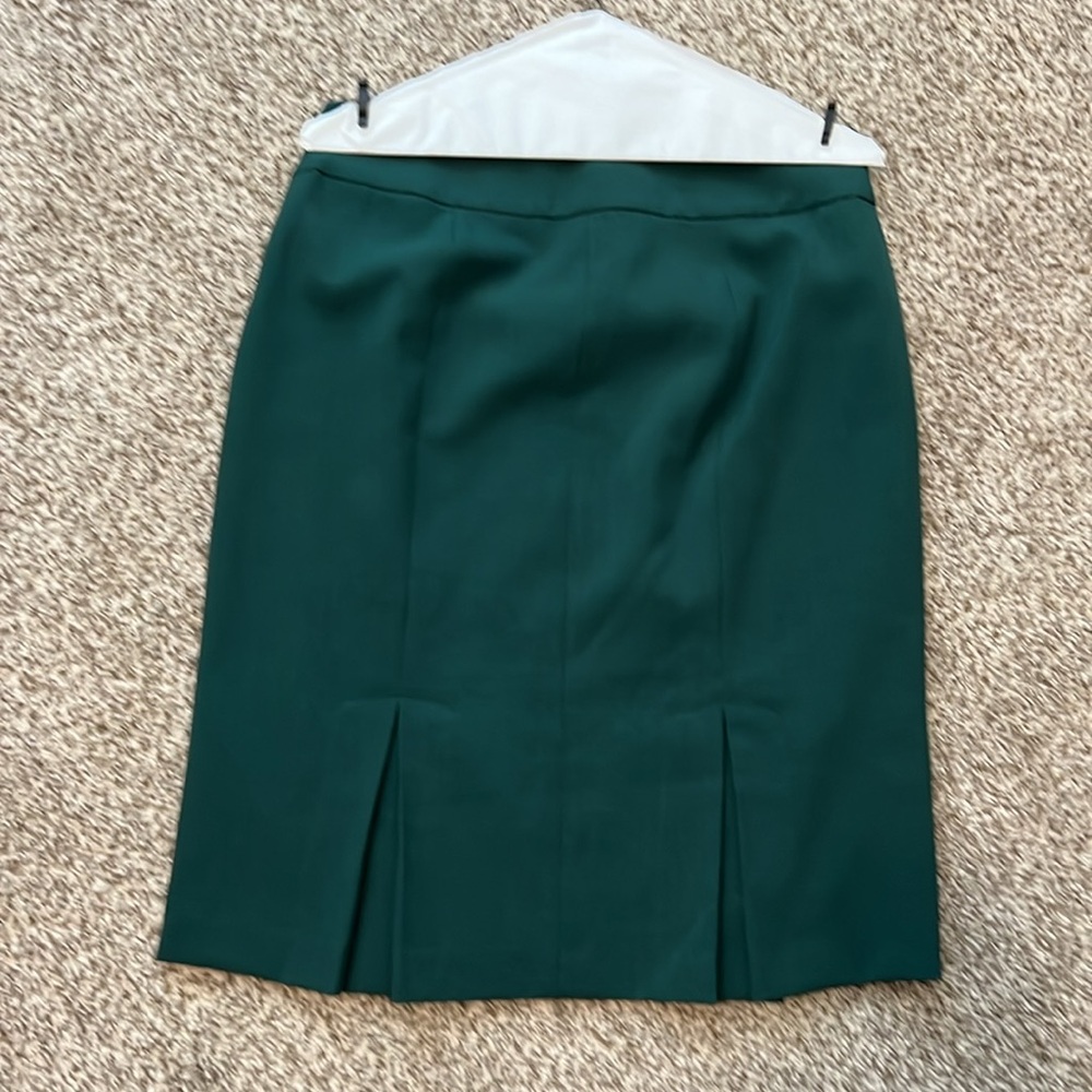 Black Label by Evan Picone Green Blazer & Skirt Suit Set - Picture 9 of 11